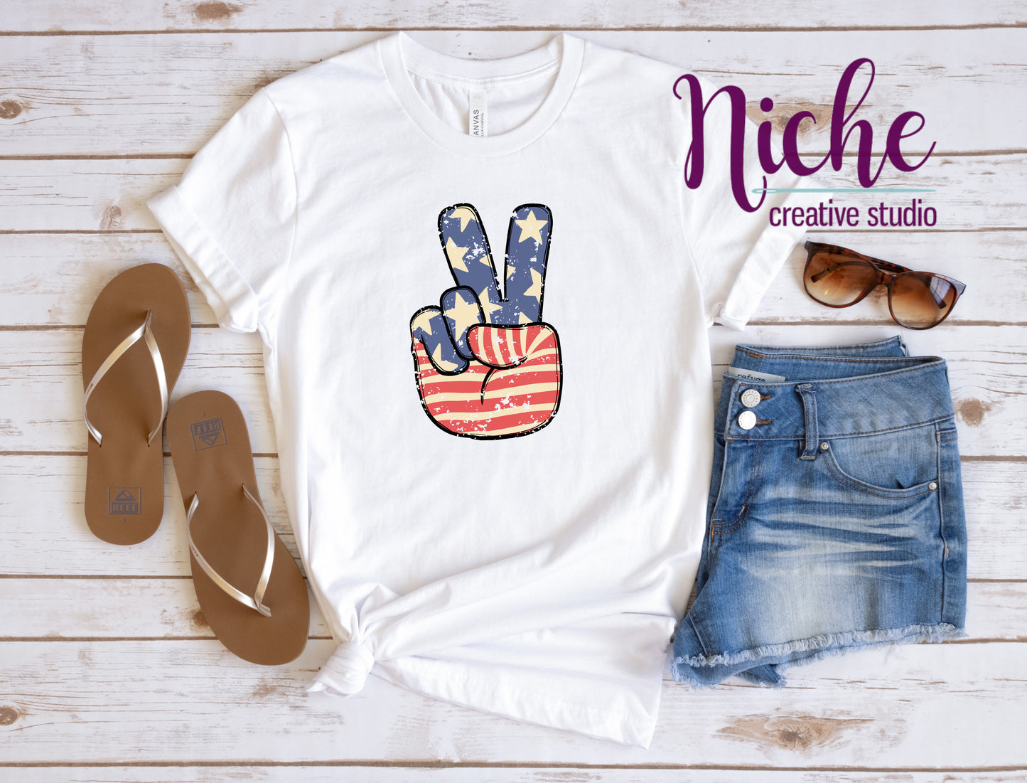 -4th001 Retro Peace Hand Decal