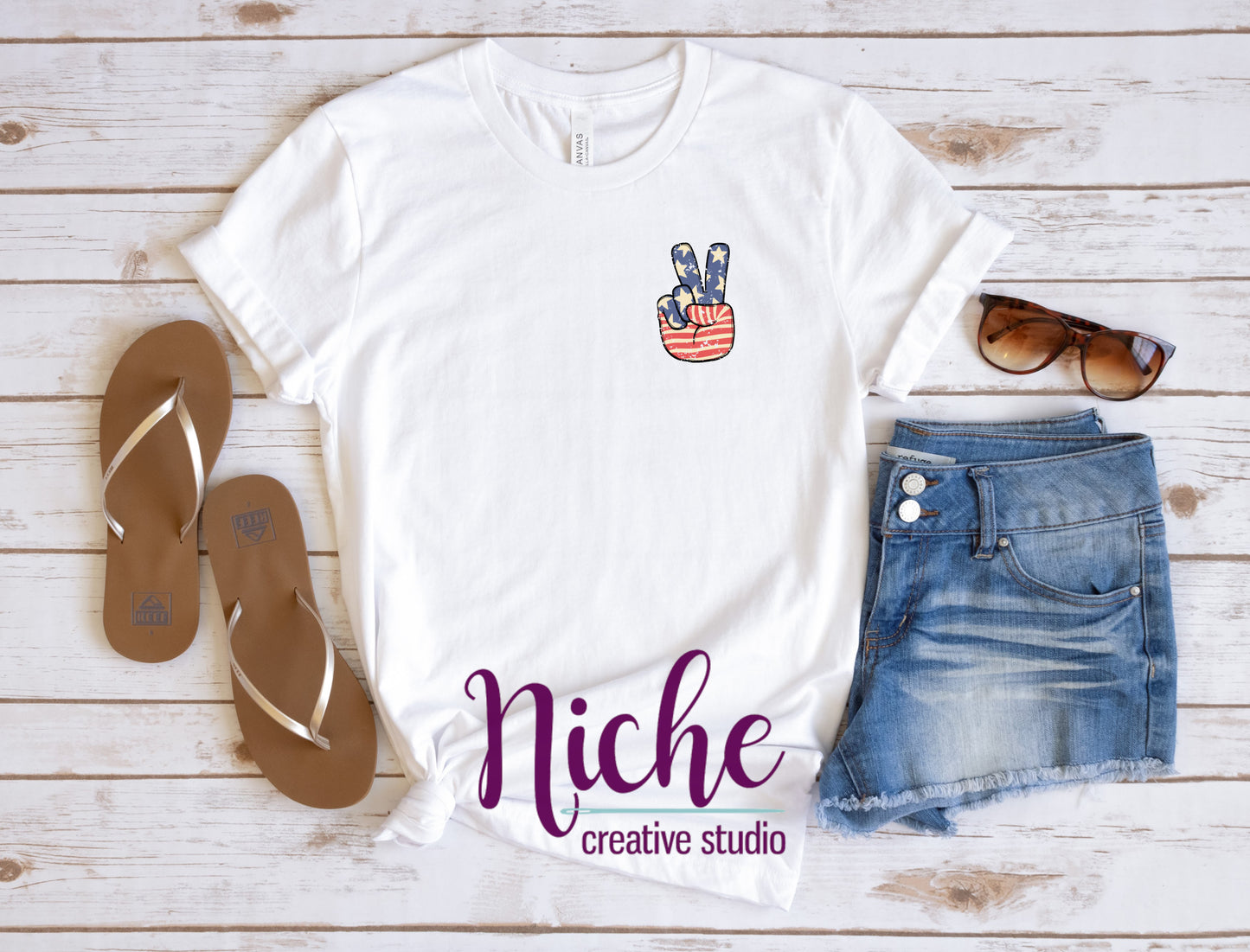 -4th001 Retro Peace Hand Decal