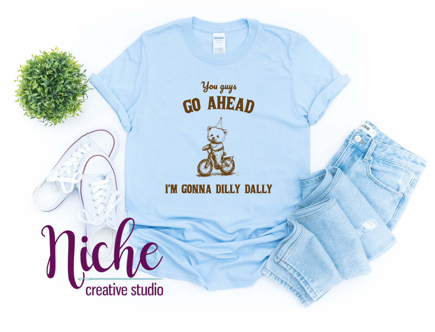 -ANI5109 Dilly Dally Bear Decal