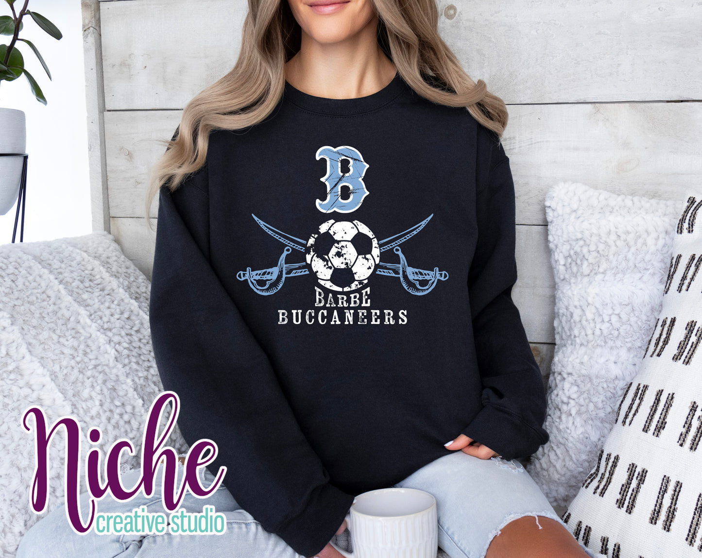 -BAR8471 Soccer Bucs Distressed Decal