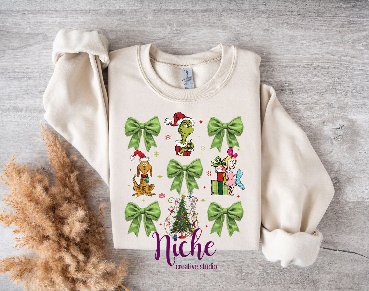 -CHR5425 Grinch and Bows Decal