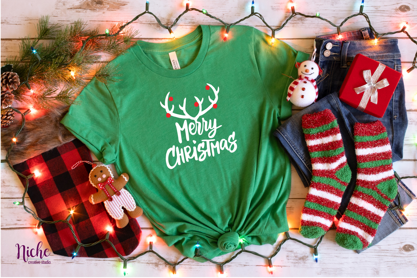 -CHR824 Deer Antlers with Decorations Decal