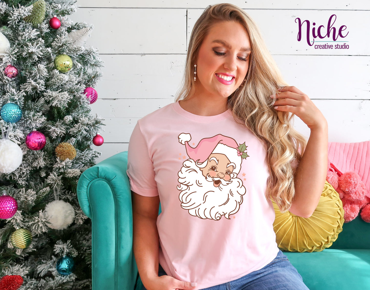 -CHR899 Pink Santa Decal