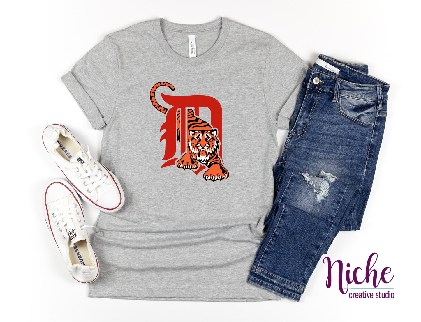 -DEQ1639 Dequincy D with Tiger Decal