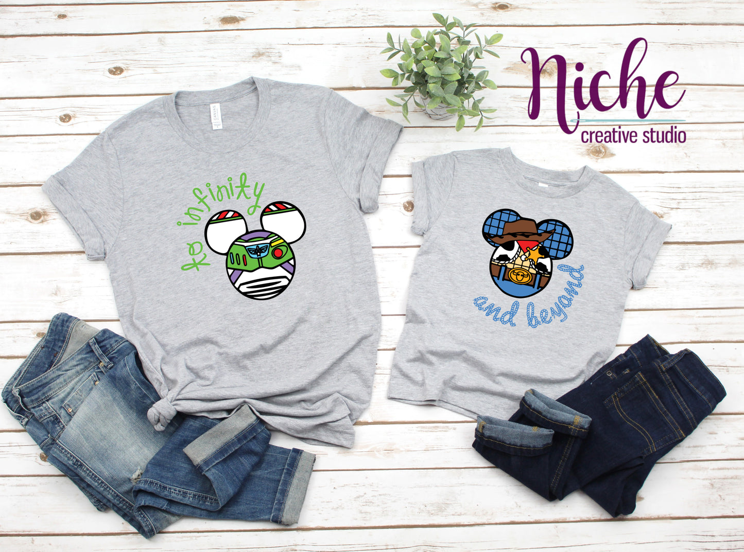 -DIS1542 Infinity Ears Decal