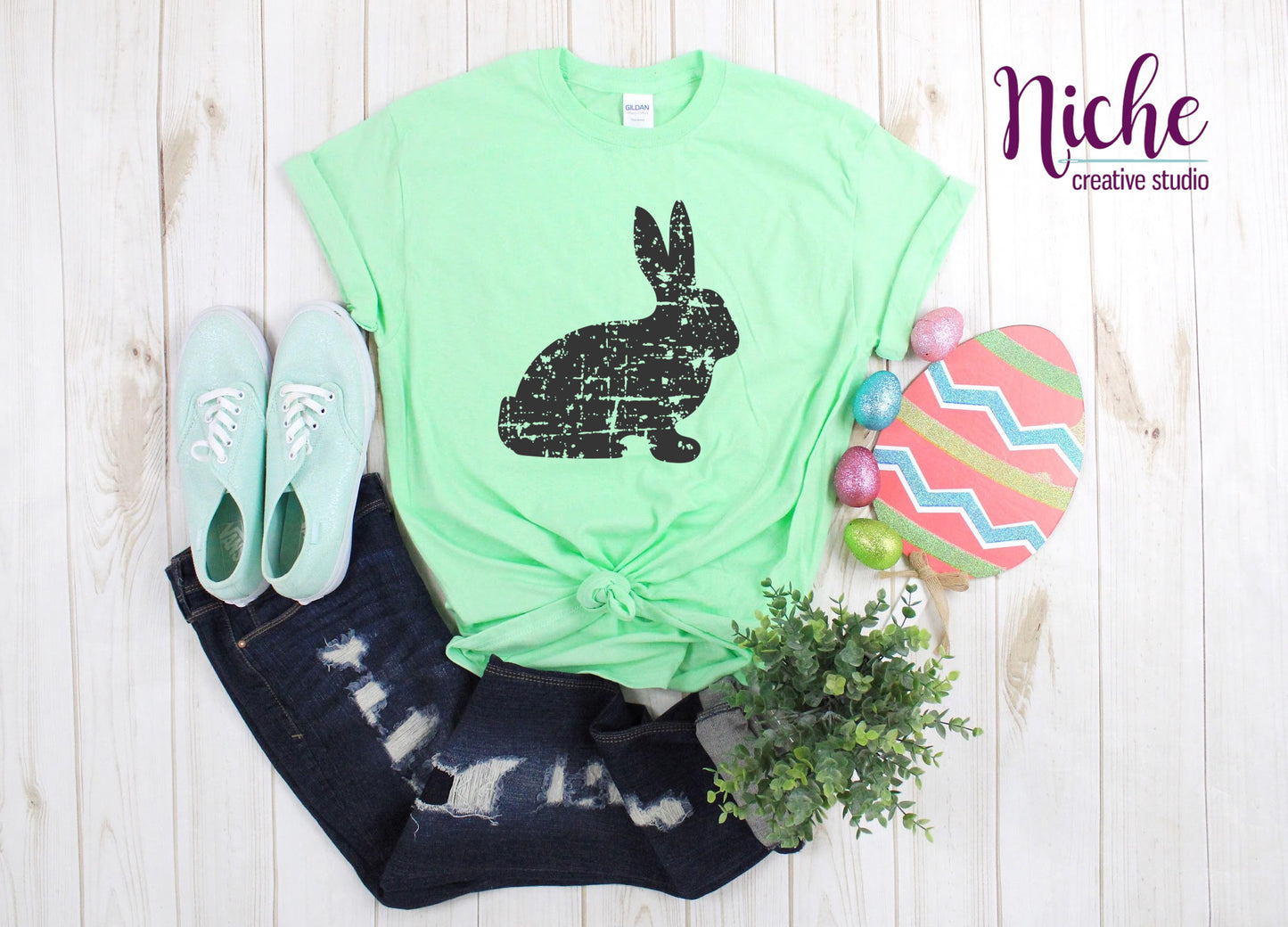 -EAS5008 Distressed Bunny Decal