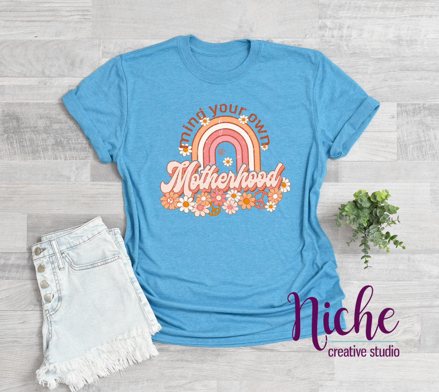 -MOM5127 Motherhood Retro Decal