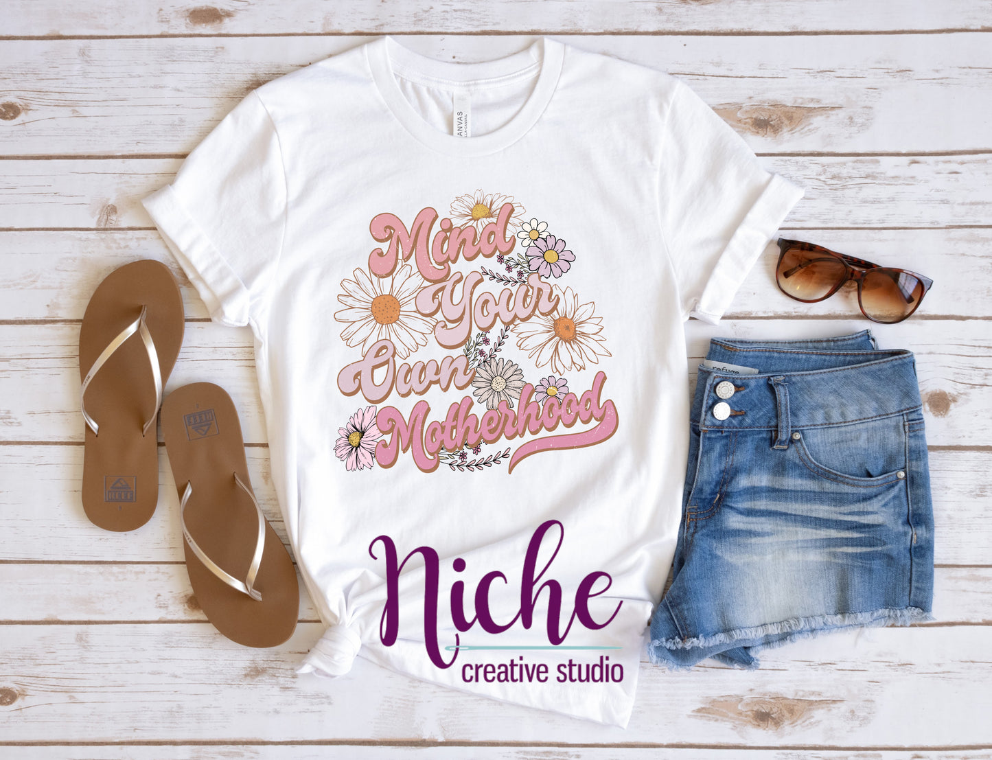 -MOM5127 Motherhood Retro Decal