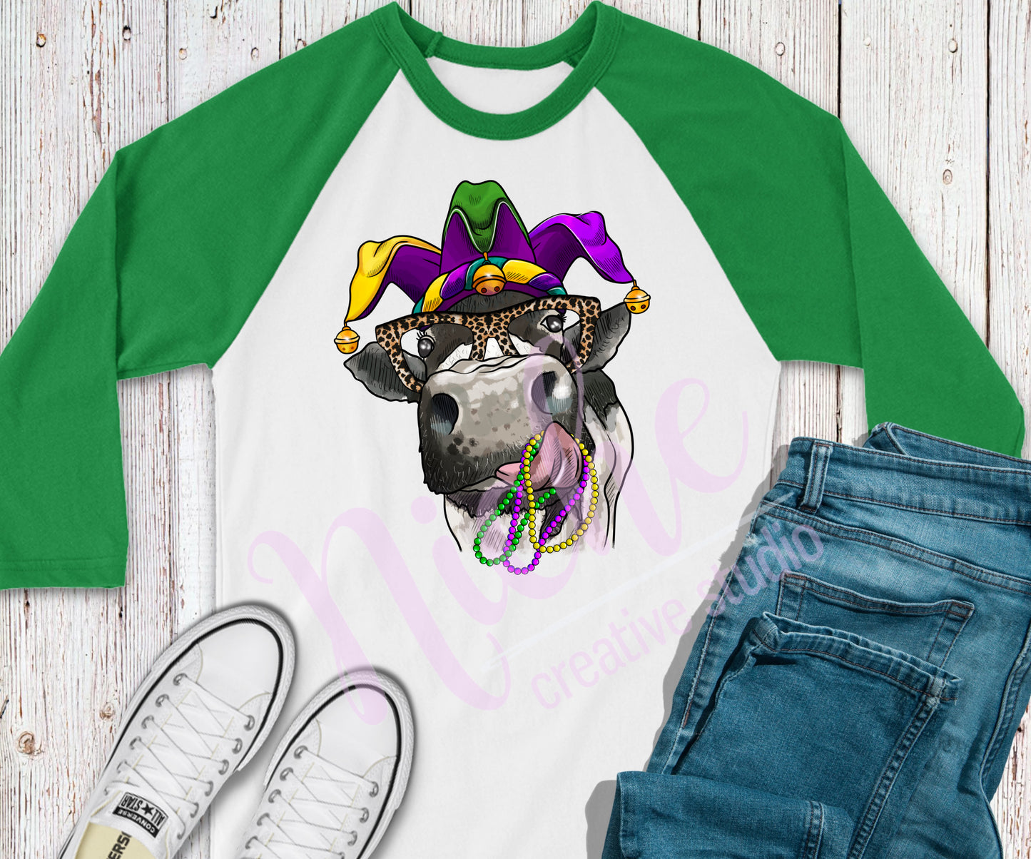 -MAR1105 Mardi Gras Cow Decal