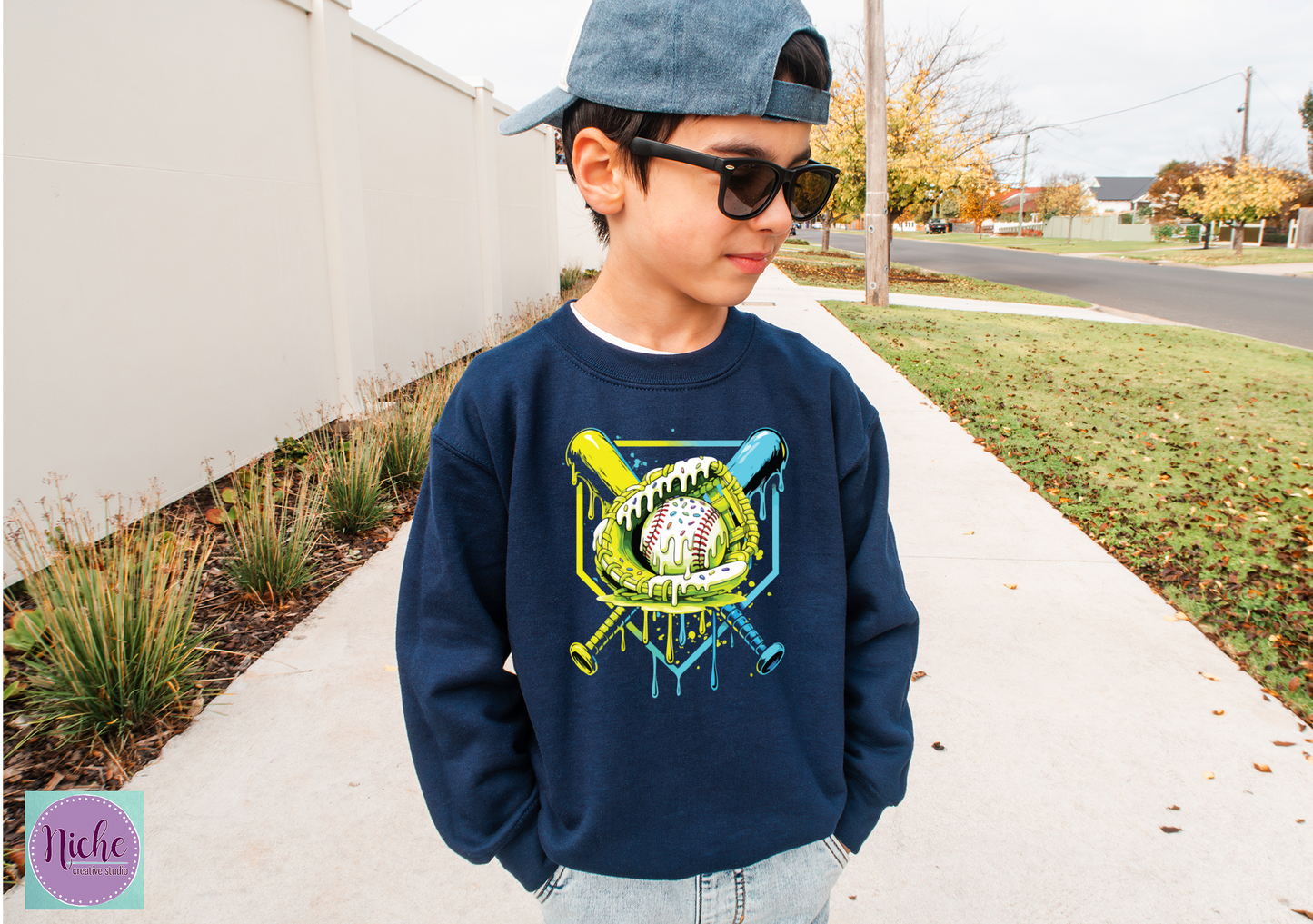 -BAS8262 Baseball, Bats, and Plate Drip Decal