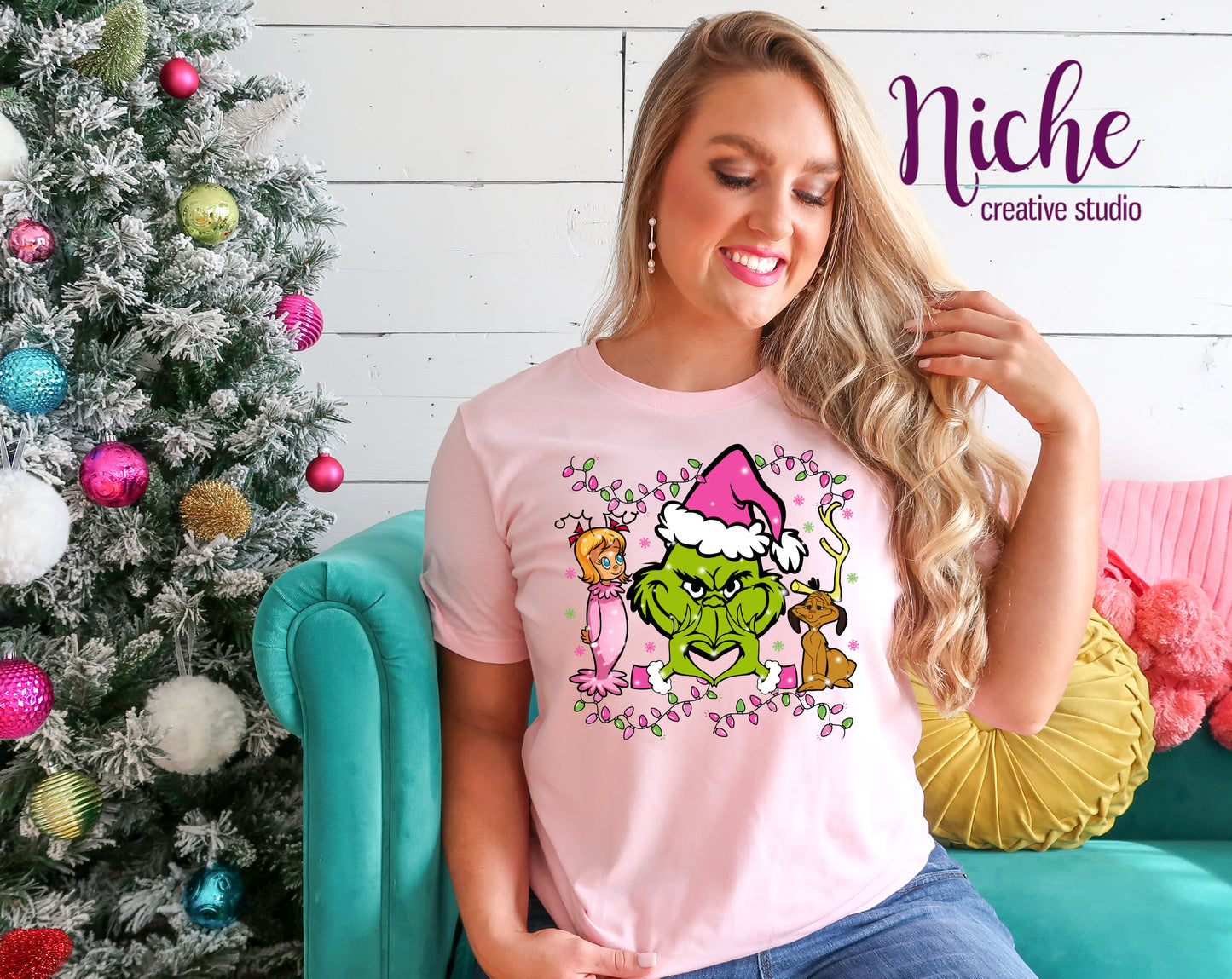 -CHR5429 Retro Pink Christmas Decal