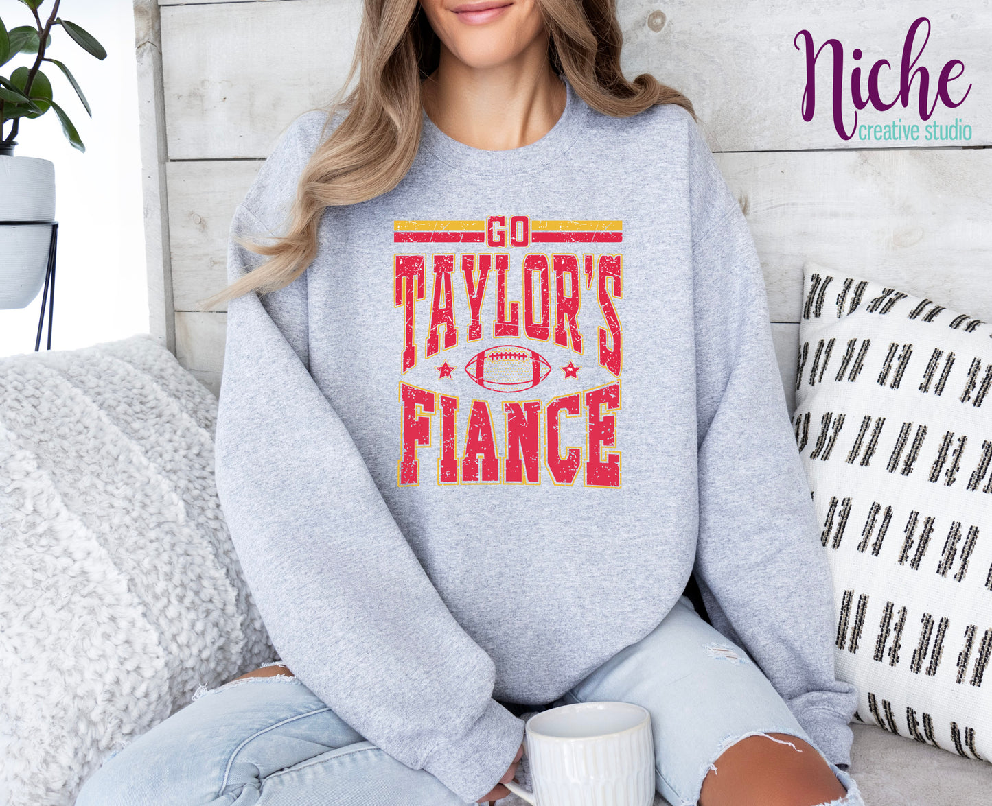 -CON82790 Taylor's Fiance Decal