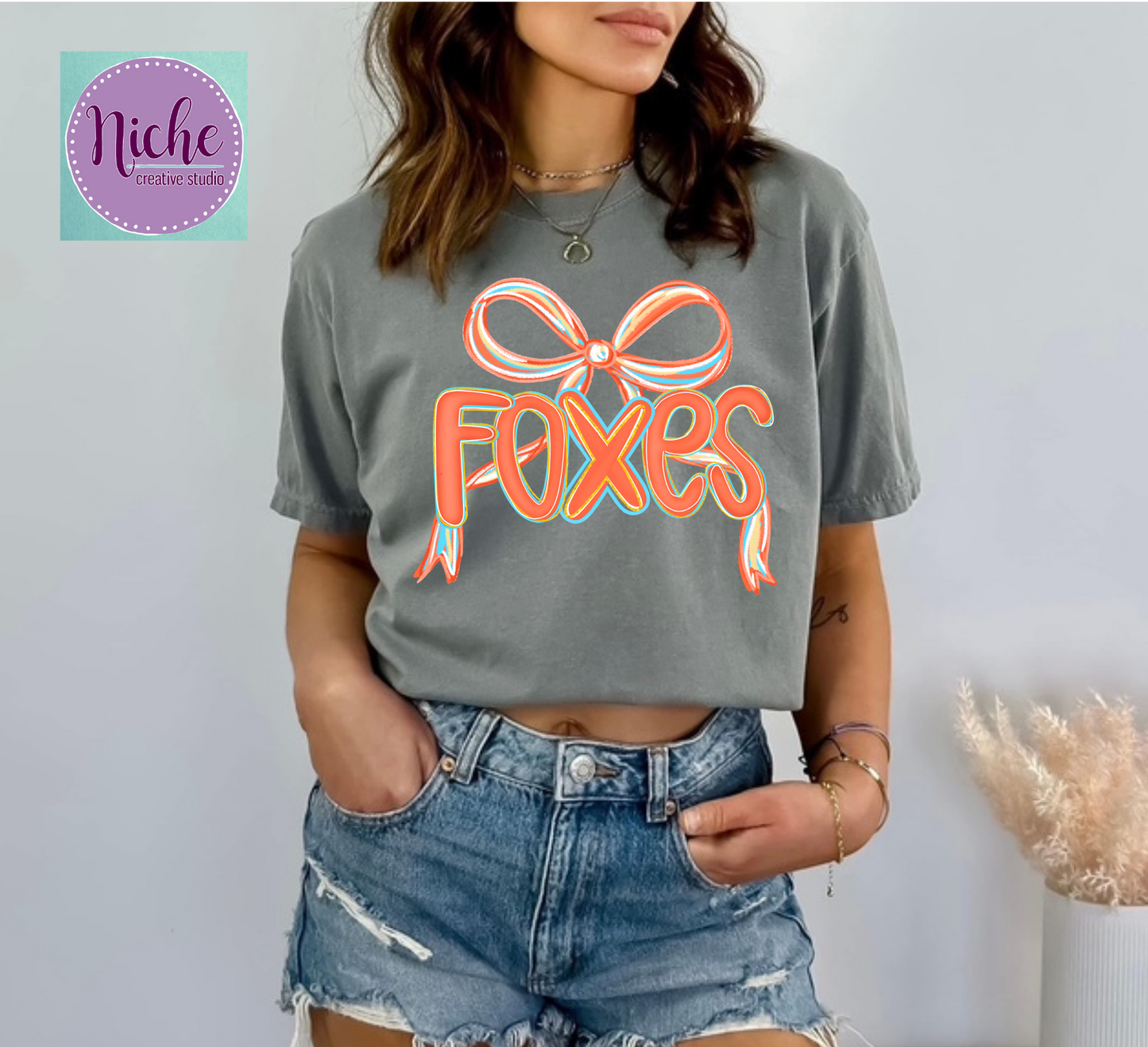 -FAR8290 Preppy Foxes Bow Decal