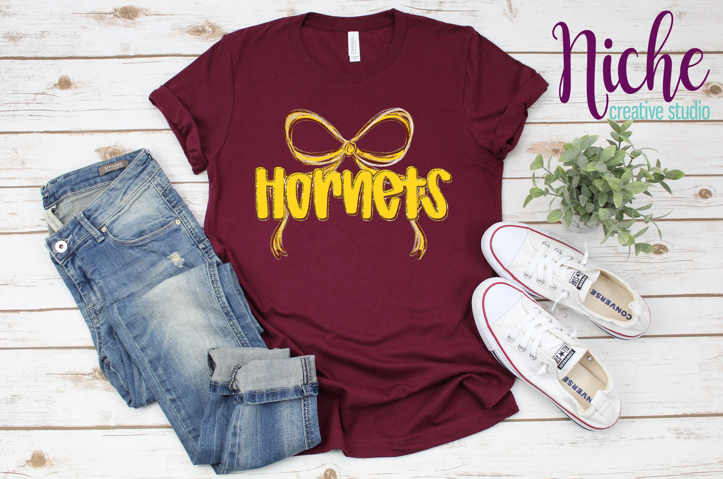 -GRA8298 Preppy Bow Hornets Decal