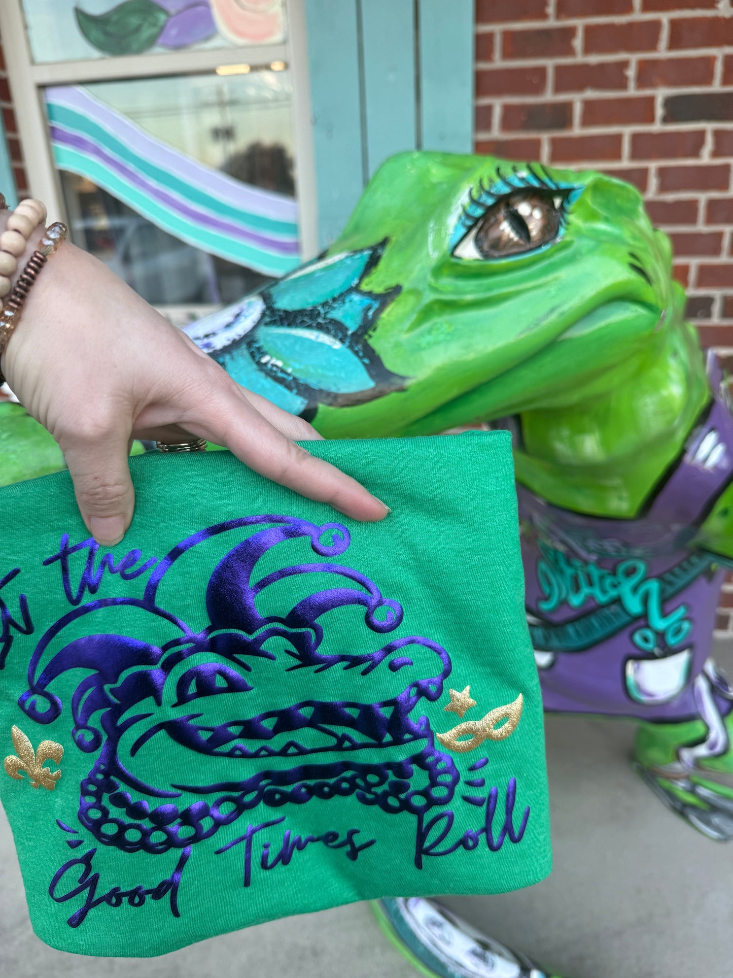 Mardi Gras Gator Puff Decal