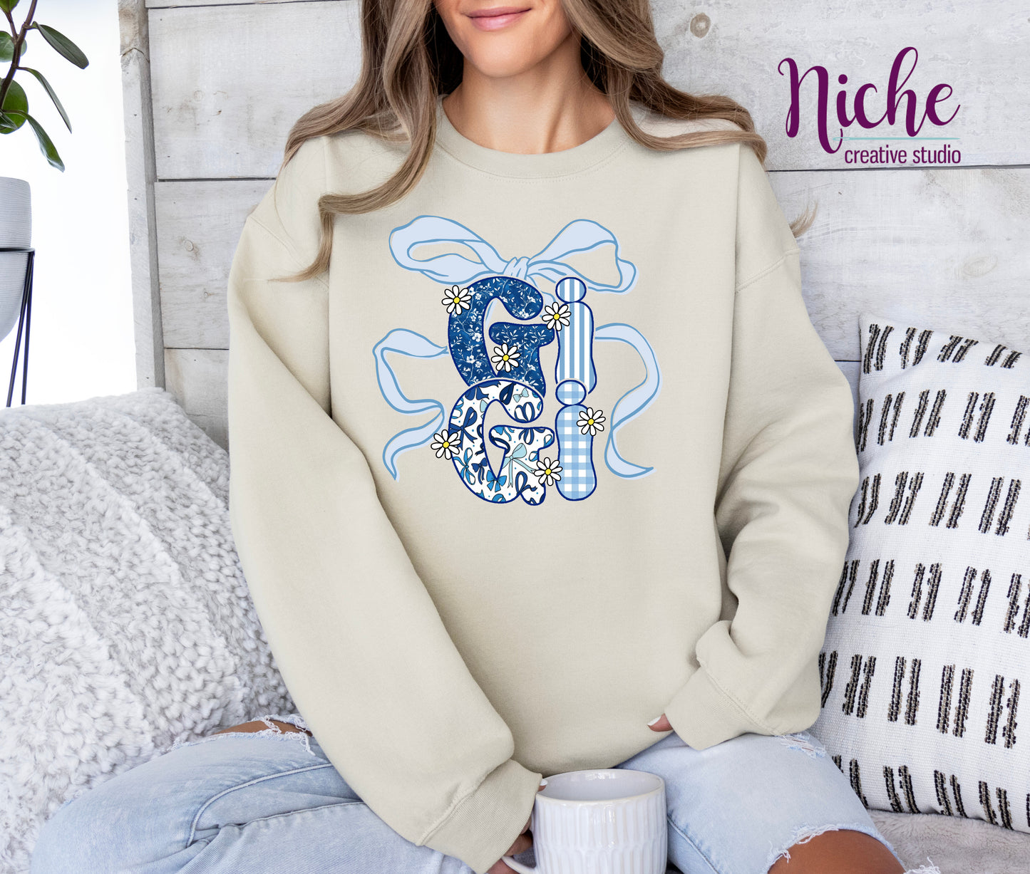 -MOM8220 Blue Floral Mama Names Decal
