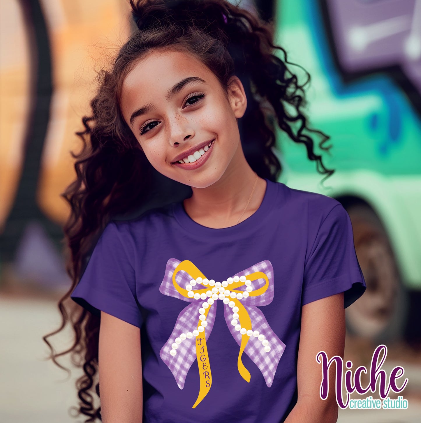 -TIG8428 Pearl Bow Tigers Decal