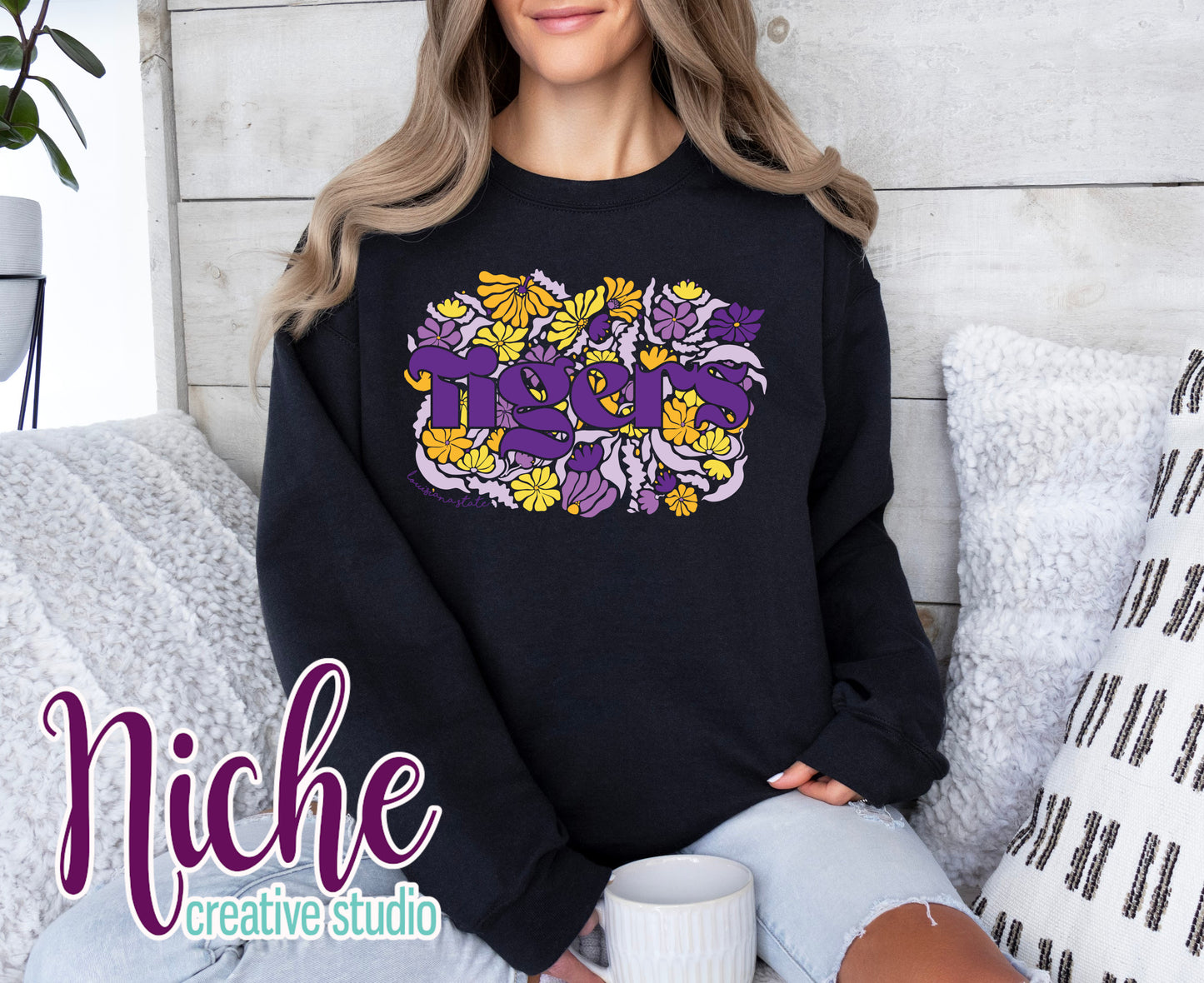 -TIG8430 Tigers Groovy Floral Decal