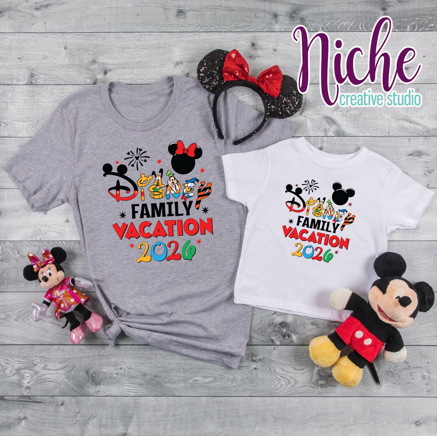 -DIS8230 Family Vacation Decal